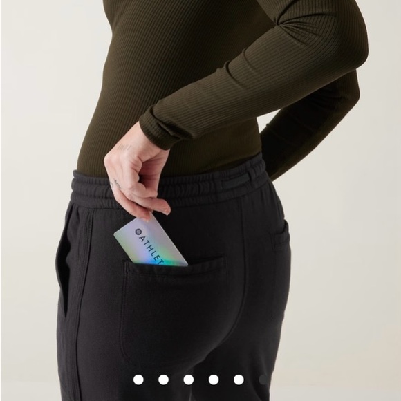 Athleta Farallon joggers in olive green - Picture 6 of 14